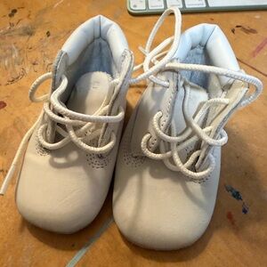 Baby timberland crib shoes